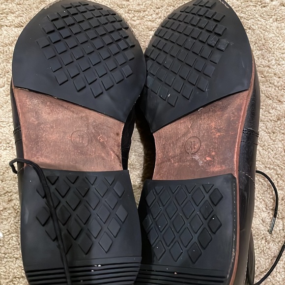 Black Timberland boots in great condition.  Size 11.  Thank you. - Picture 3 of 3